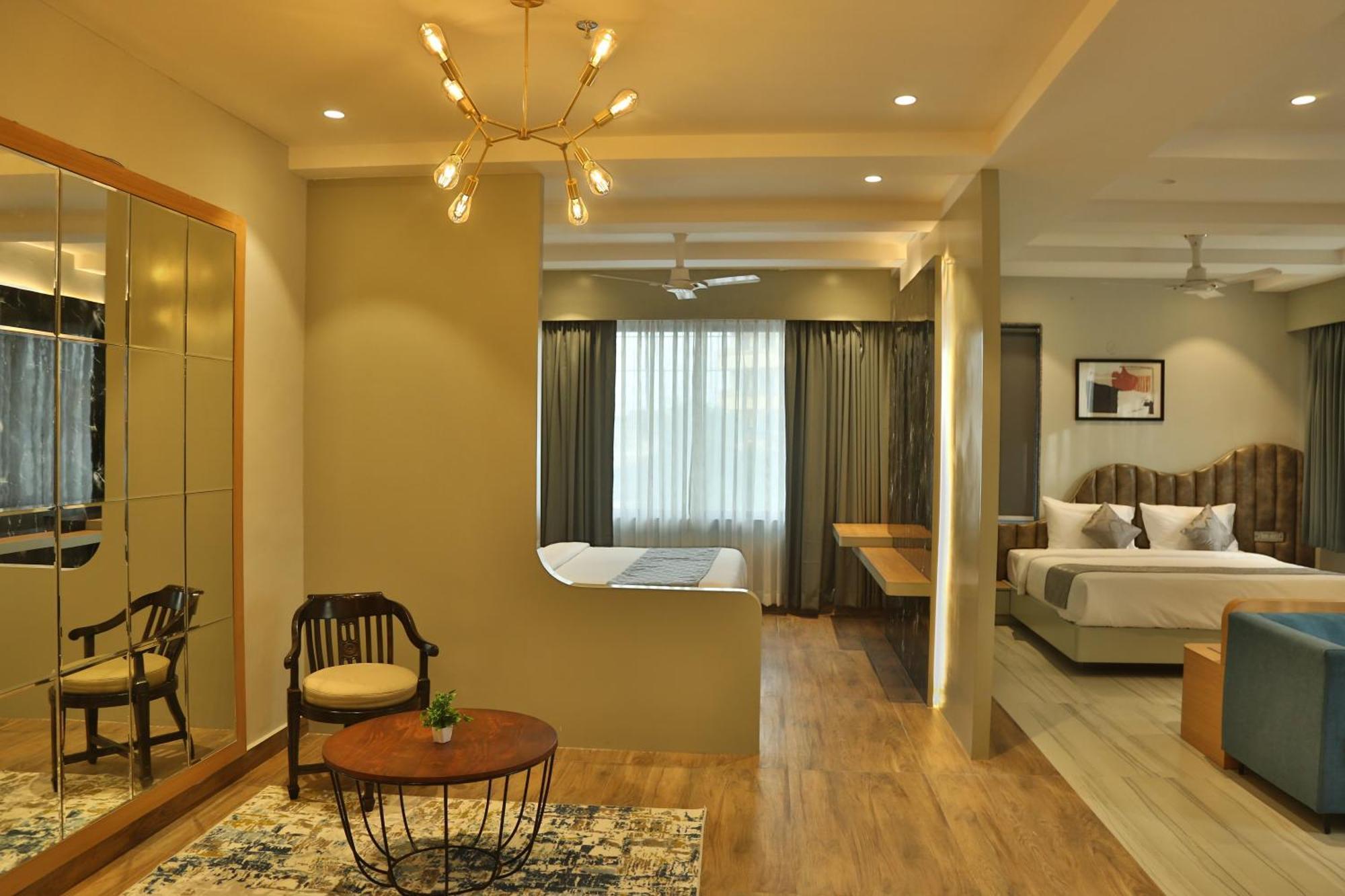 אודייפור Hotel Westend מראה חיצוני תמונה