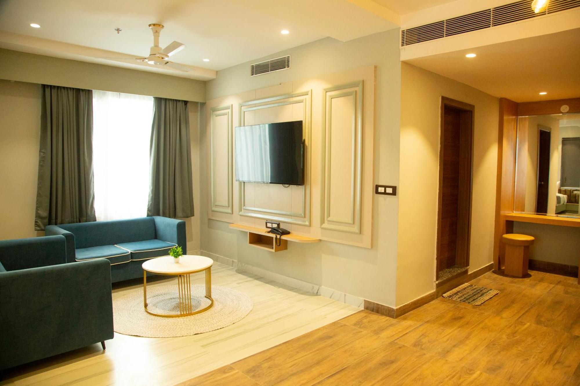 אודייפור Hotel Westend מראה חיצוני תמונה