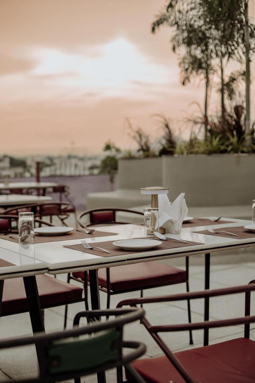 אודייפור Hotel Westend מראה חיצוני תמונה